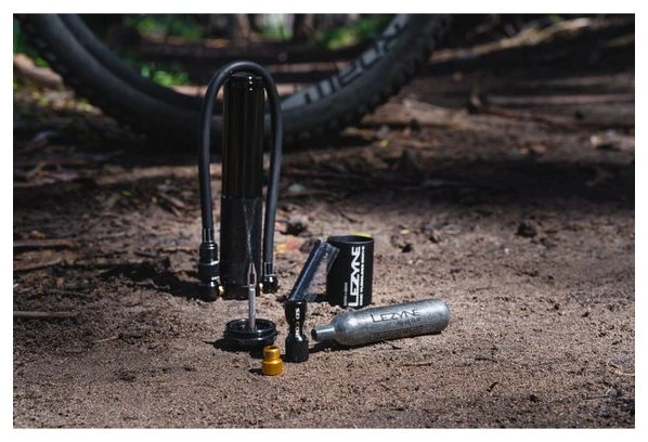 Bomba De Mano Lezyne CNC Tubeless Drive (máx.30 Psi / 2 Bar) Negro 3 Bomba De Mano Lezyne CNC Tubeless Drive (máx.30 Psi / 2 Bar) Negro - Imagen 3